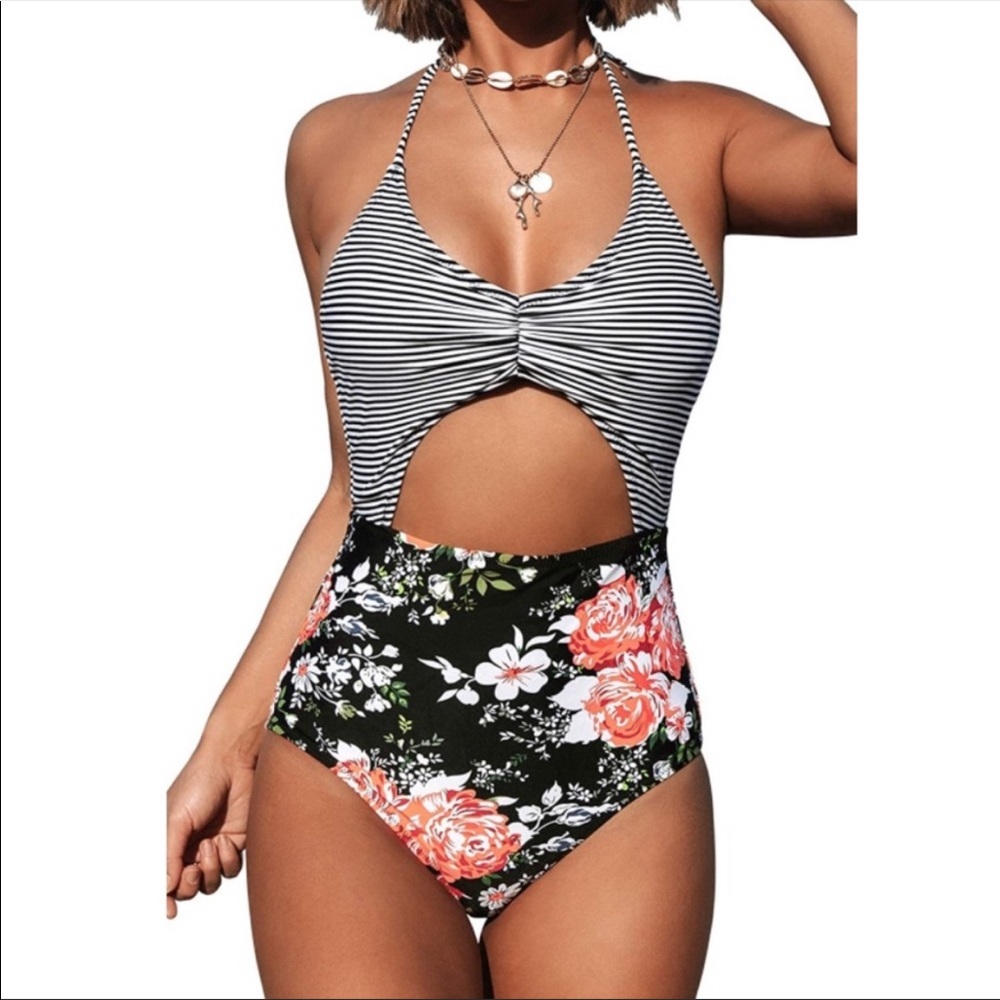 One piece Cupshe bathing suit